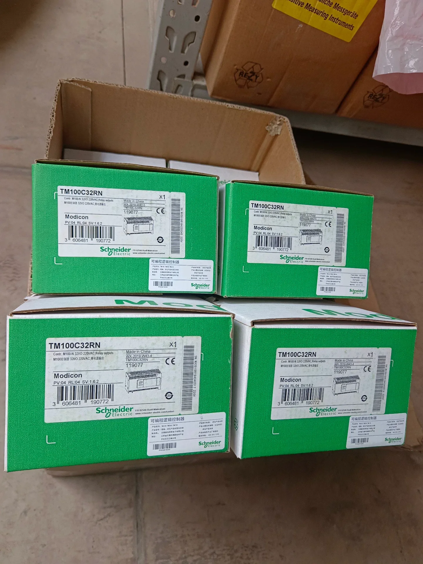 Schneider Electric TM100C32RN PLC Module product photo 1