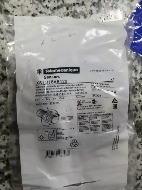Telemecanique / Schneider Electric XS1M18AB120 Industrial Sensor product photo 1
