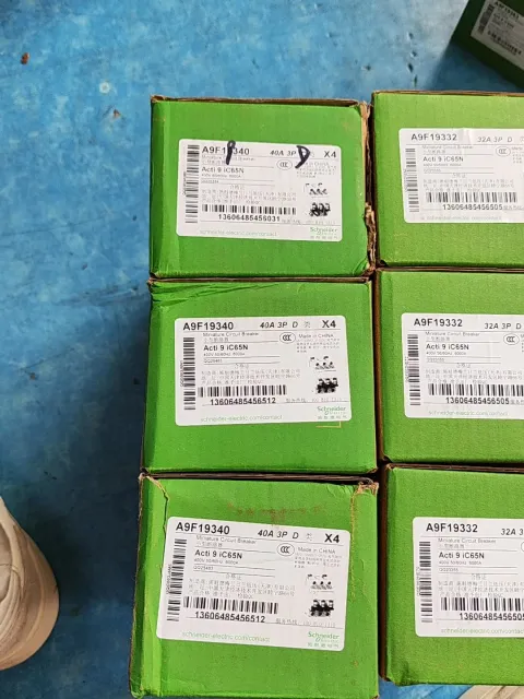 Schneider Electric A9F19340 Industrial Automation Component — product photo 2 of 4