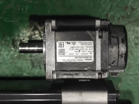 OMRON R88M-1M20030T-S2 Motor & Drive Component product photo 2