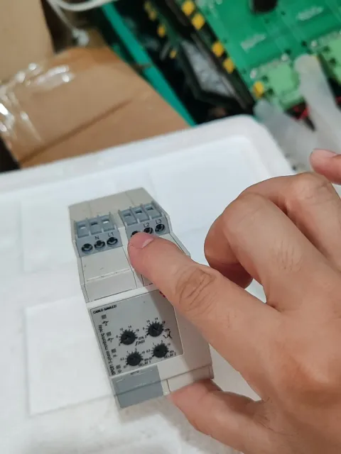Carlo Gavazzi DPC01DM48 Industrial Relay — product photo 4 of 10