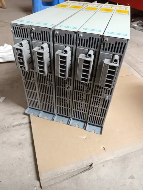 Siemens 6SE7023-2ES87-2DA1 Motor & Drive Component product photo 3