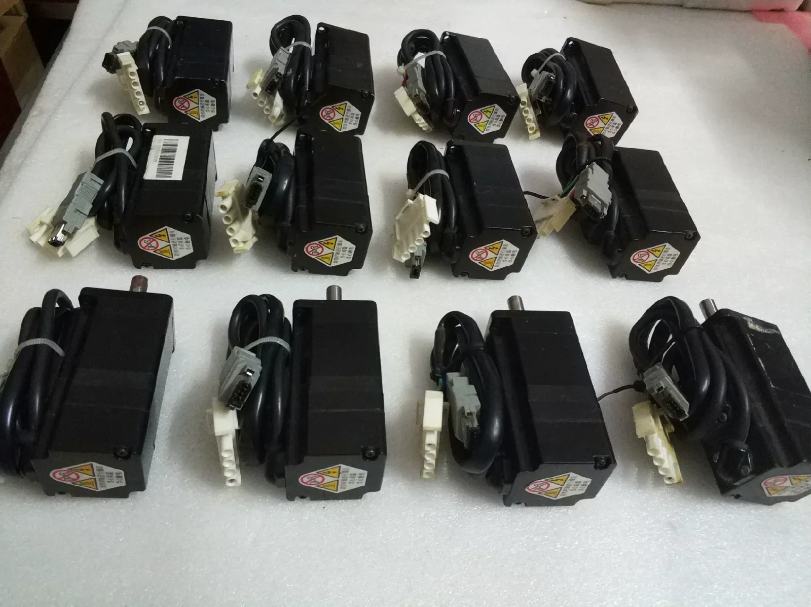 Yaskawa SGMJV-01ADE6S Motor & Drive Component product photo 1
