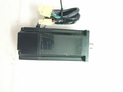 Yaskawa SGM-04A3G46 Motor & Drive Component product photo 2