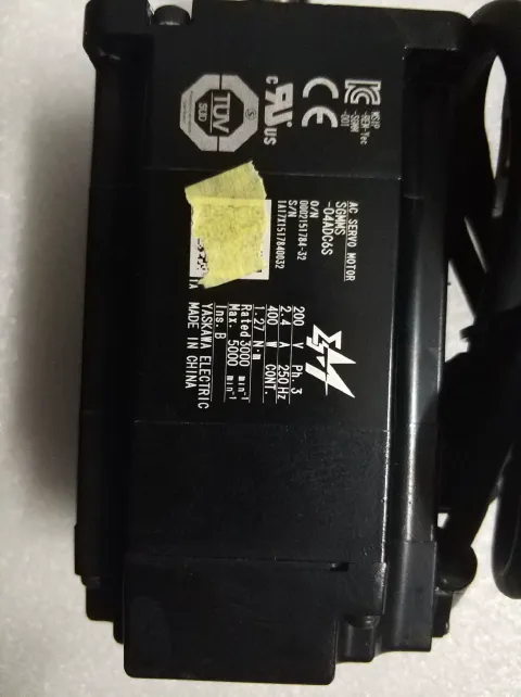 Yaskawa SGPMS-2R5A10A + SGMMS-04ADC6S Motor & Drive Component product photo 9