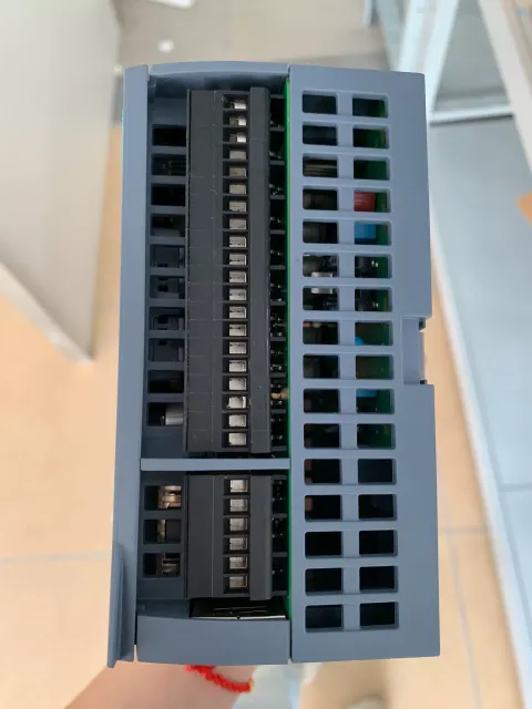 Siemens 6ES7215-1AG40-0XB0 Industrial Automation Component — product photo 18 of 28
