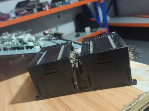 OMRON CP1E-E30DR-A PLC Module — product photo 19 of 19