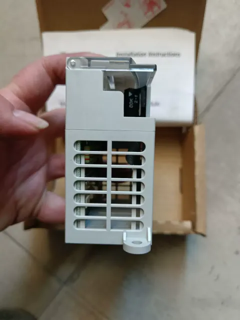 Allen-Bradley 1762-IQ8 Series A Industrial Automation Component product photo 5
