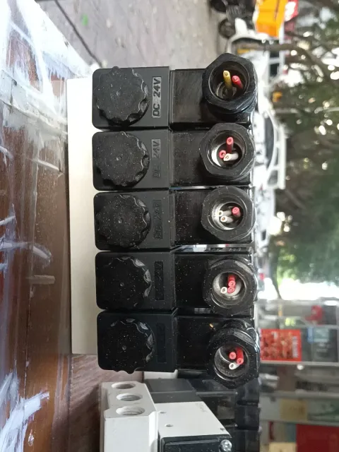 AirTAC 4V210-06 Industrial Automation Component — product photo 14 of 19