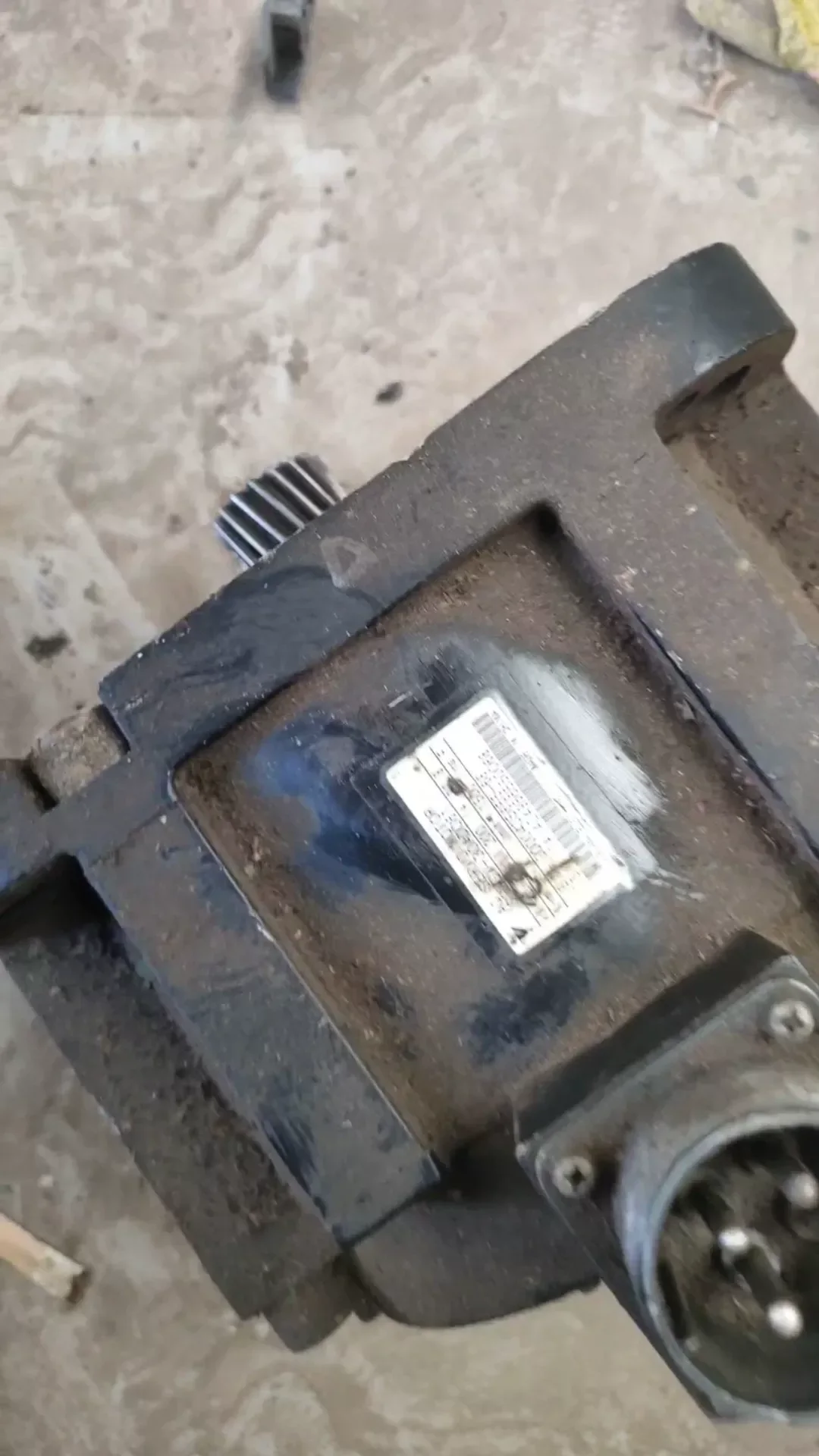 Yaskawa SGMGV-30ADC61 Motor & Drive Component — product photo 1 of 37