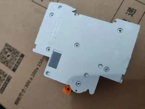 Schneider Electric EA9AN2C32 Industrial Automation Component product photo 6
