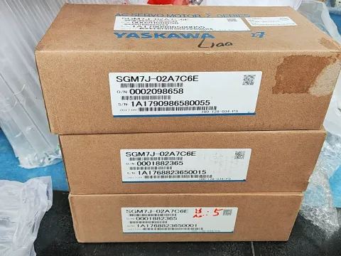 Yaskawa SGM7J-02A7C6E Motor & Drive Component product photo 1