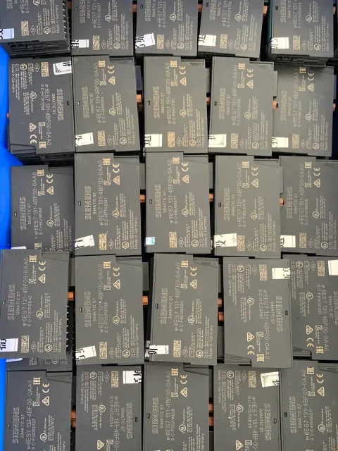 Siemens 6ES7131-4BF00-0AA0 Industrial Automation Component — product photo 4 of 5