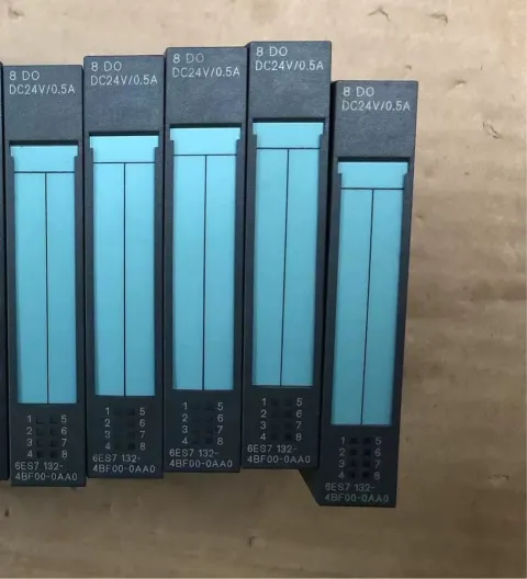 Siemens 6ES7132-4BF00-0AA0 Industrial Automation Component — product photo 2 of 2