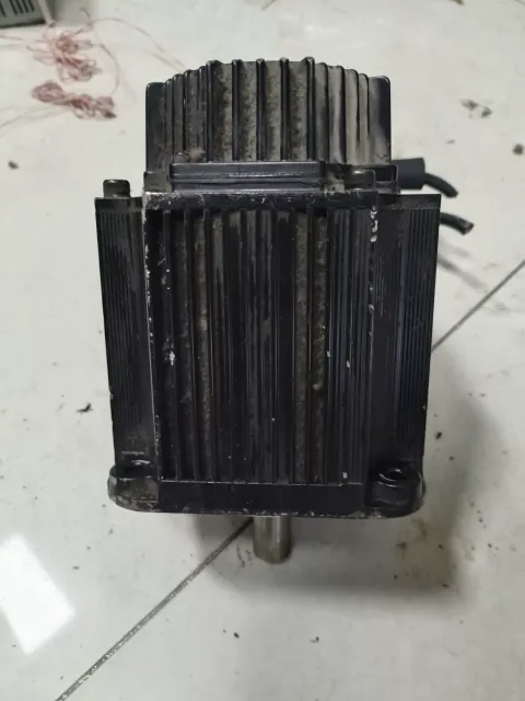 Yaskawa SGMGH-09ACA61 Motor & Drive Component product photo 6