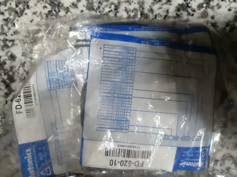 Autonics FD-620-10 Industrial Sensor product photo 1