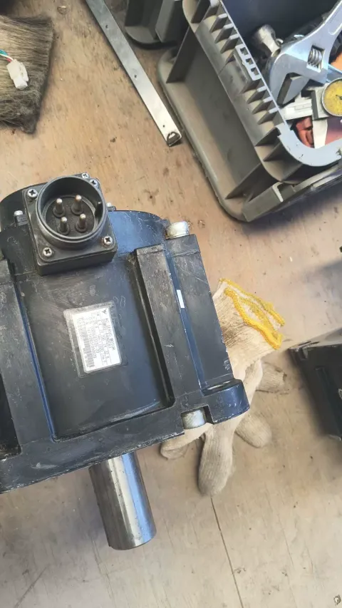 Yaskawa SGMG-44ADC61 Motor & Drive Component product photo 6