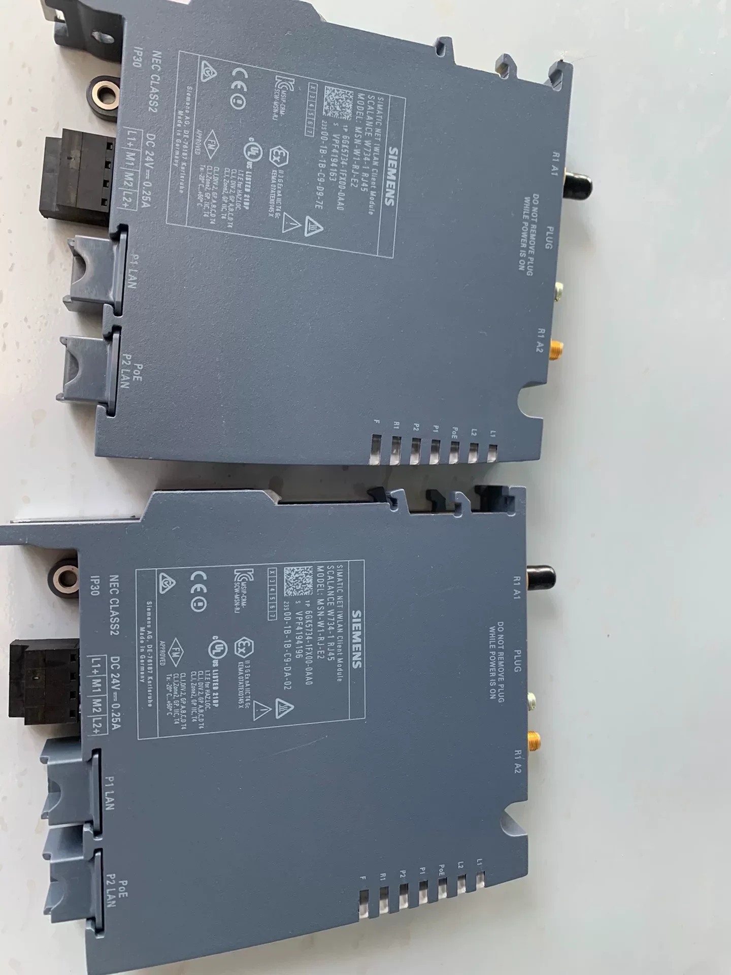 Siemens 6GK5734-1FX00-0AA0 Industrial Automation Component product photo 1