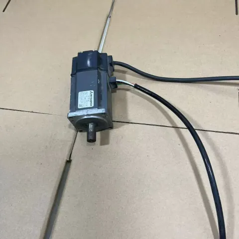 Mitsubishi Electric HC-KFS43 Motor & Drive Component — product photo 6 of 9