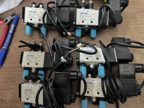 AirTAC 4V210-06 Industrial Automation Component — product photo 1 of 19