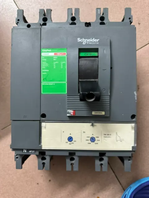 Schneider Electric CVS400F Industrial Automation Component product photo 1