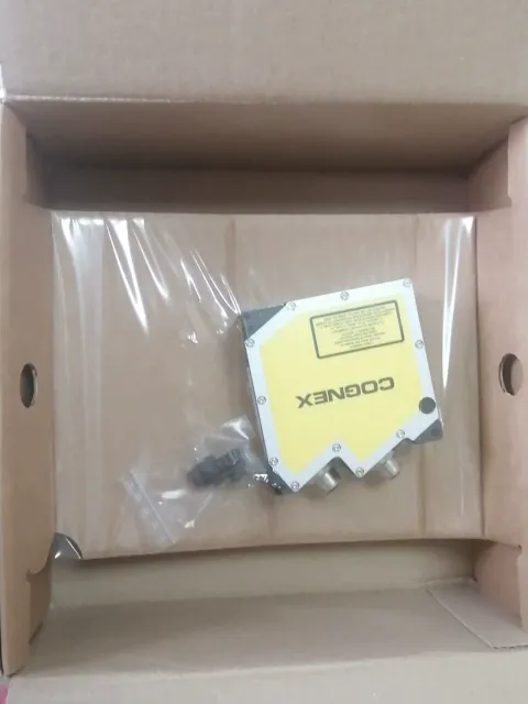 Cognex DS925B / 820-9164-1R Industrial Sensor product photo 2