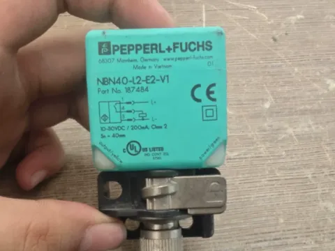 Pepperl+Fuchs NBN40-L2-E2-V1 Industrial Sensor product photo 4