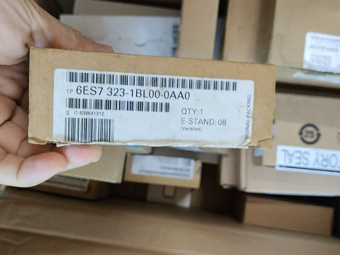 Siemens 6ES7323-1BL00-0AA0 I/O Module — product photo 1 of 20