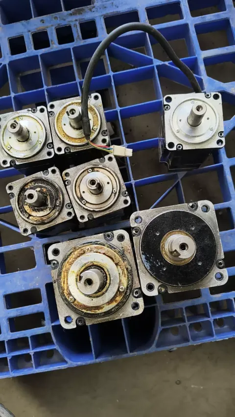 Yaskawa SGM7A-10A7Y-CFA5; SGM7A-10A7Y-CFC4; SGM7J-04A7Y-CFA4 Motor & Drive Component product photo 7