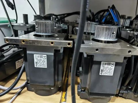 Mitsubishi Electric HG-KN73J-S100 Motor & Drive Component — product photo 3 of 9