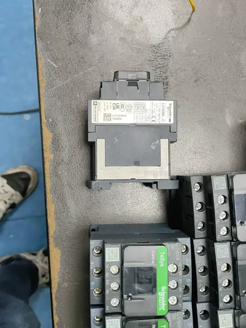 Schneider Electric LC1D09BD Industrial Relay product photo 2