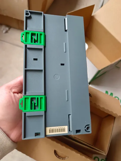 Schneider Electric TM100C32RN PLC Module product photo 6