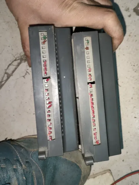 Delta DVP32EC00R3 PLC Module — product photo 20 of 21