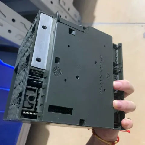 Siemens 6ES7318-3FL00-0AB0 PLC Module — product photo 12 of 13