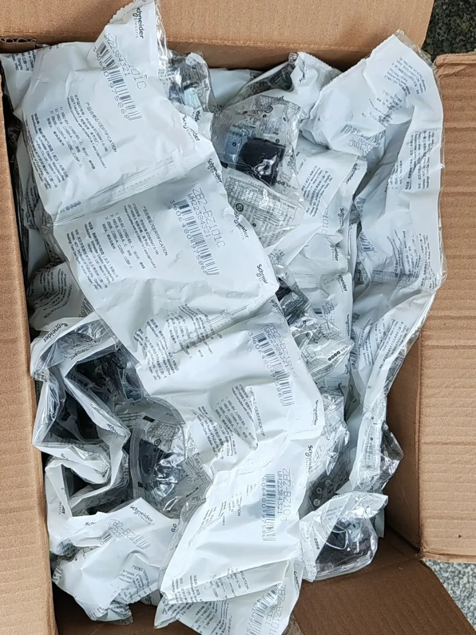 Schneider Electric ZB2-BZ101C Industrial Sensor product photo 1