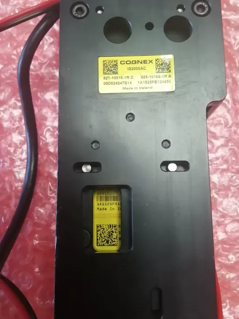 Cognex IS2000AC / P/N 825-10188-1R A / 821-10016-1R D Industrial Sensor product photo 1