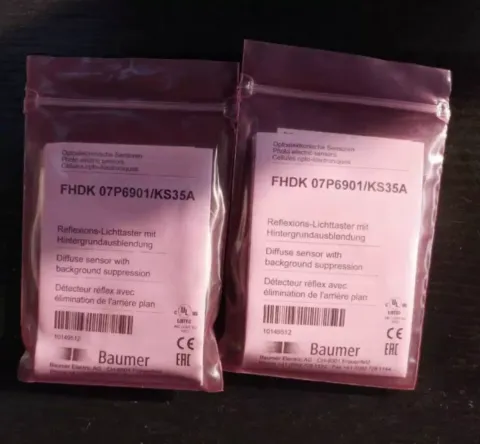 Baumer MDFK 08T7101 + FHDK 04G6101/KS35A + FVDK 10P66Y0 + FHDK 07P6901/KS35A Industrial Sensor product photo 5