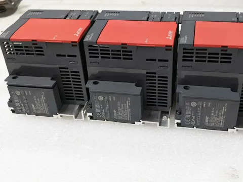 Mitsubishi Electric Q00UJCPU Industrial Automation Component — product photo 33 of 37