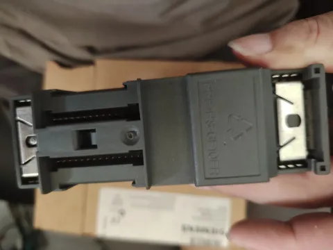 Siemens 6ES7323-1BL00-0AA0 I/O Module — product photo 11 of 20