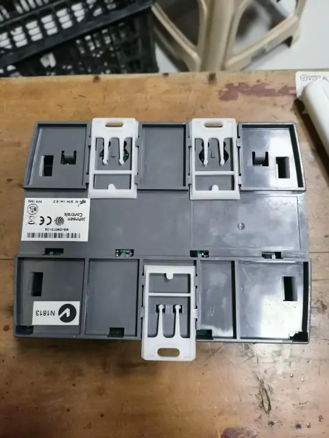 Johnson Controls MS-IOM3731-0A Industrial Automation Component — product photo 19 of 22