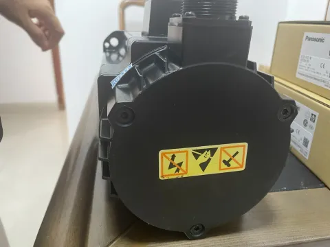 SANYO DENKI P60B13200HBS00 Motor & Drive Component product photo 3