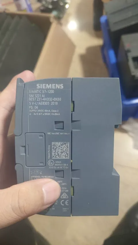Siemens 6ES7231-4HD32-0XB0 Industrial Automation Component — product photo 3 of 4