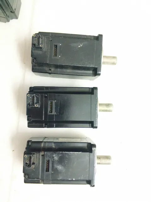 Yaskawa SGMAS-04ACA21 Motor & Drive Component product photo 2
