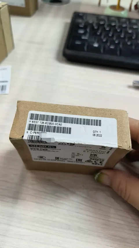 Siemens 6ES7 136-6DB00-0CA0 Industrial Automation Component — product photo 2 of 7