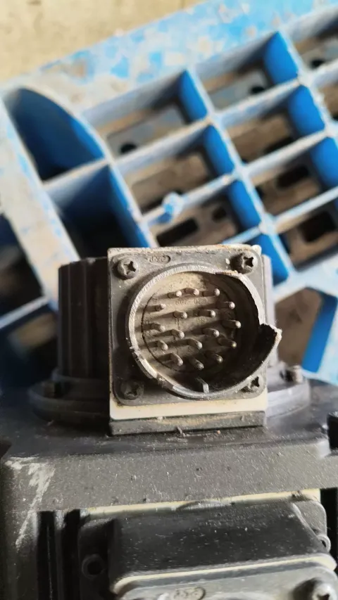 Delta ECMA-E21320RS Motor & Drive Component product photo 4