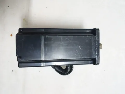 Yaskawa SGM-04A3G46 Motor & Drive Component product photo 4