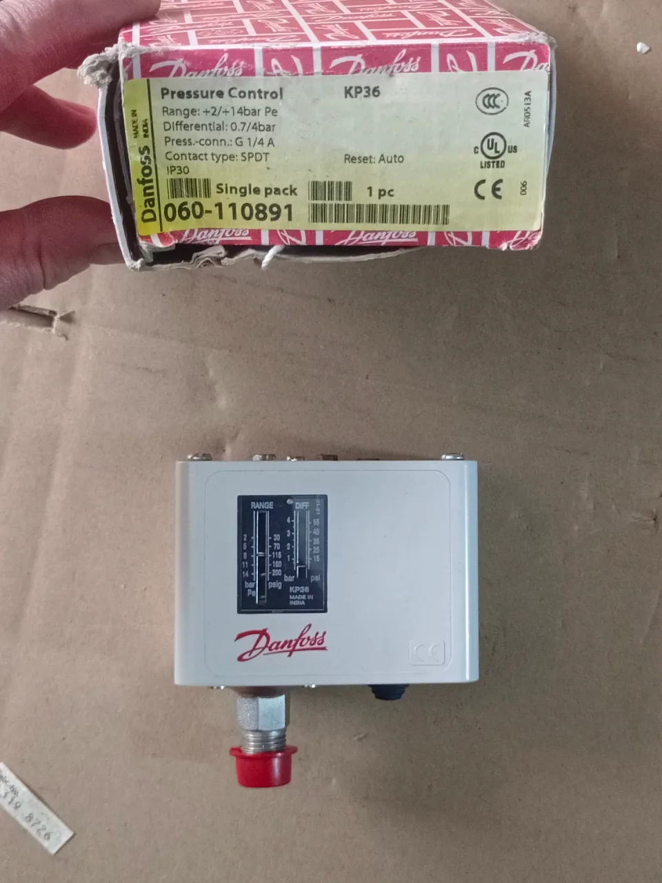 Danfoss KP36 / 060-110891 Industrial Sensor product photo 1