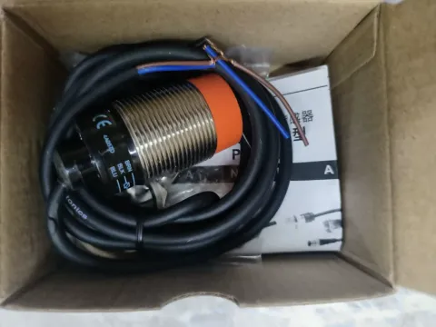 Autonics PR30-15DP Industrial Sensor — product photo 3 of 3
