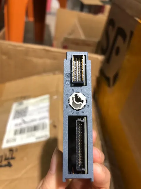 Siemens 6ES7 131-6BH01-0BA0 Industrial Automation Component — product photo 5 of 9