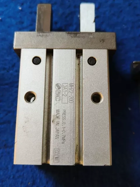 SMC MHZ2-20D Industrial Automation Component — product photo 7 of 8